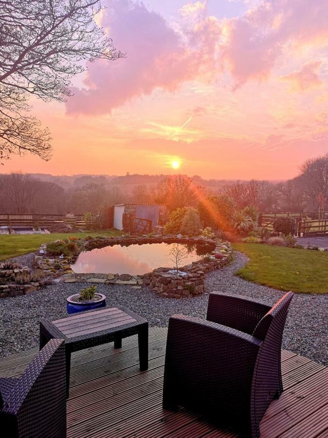 Sunset Hideaway Villa นาร์เบิร์ธ ภายนอก รูปภาพ